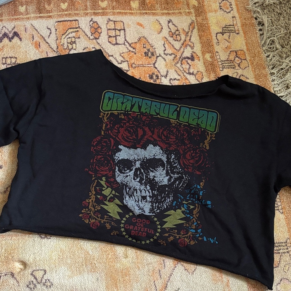 Urban Outfitters Black Grateful Dead Tee with Skull and Roses